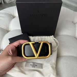 Valentino Garavani V Logo belt in black